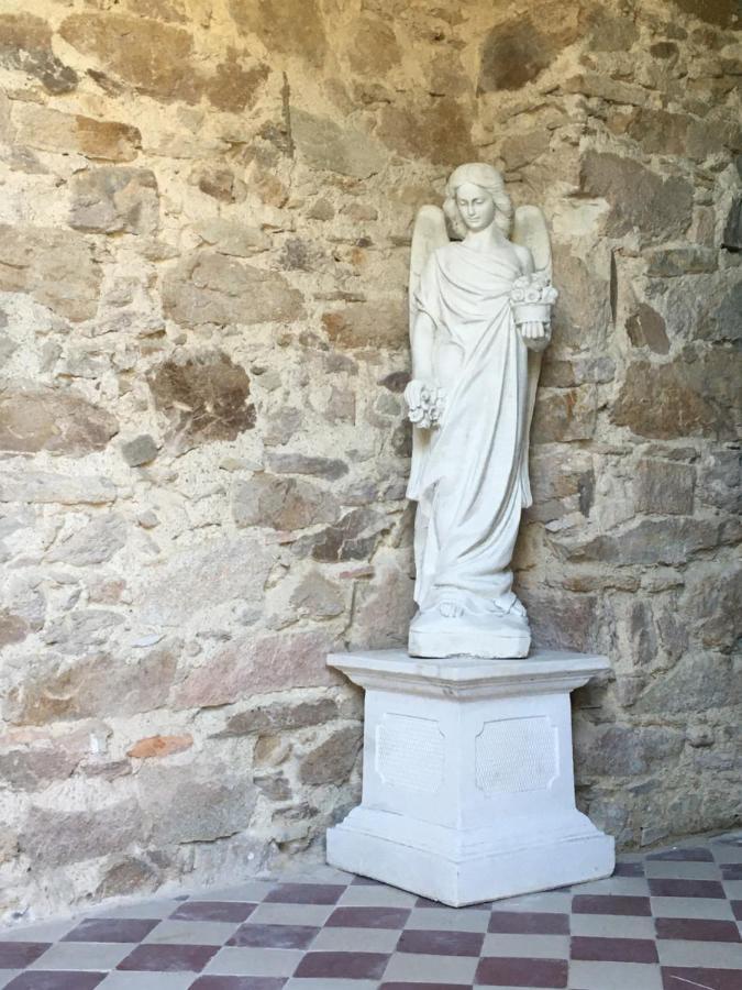 Chateau De Villeneuve - Montolieu Exteriör bild